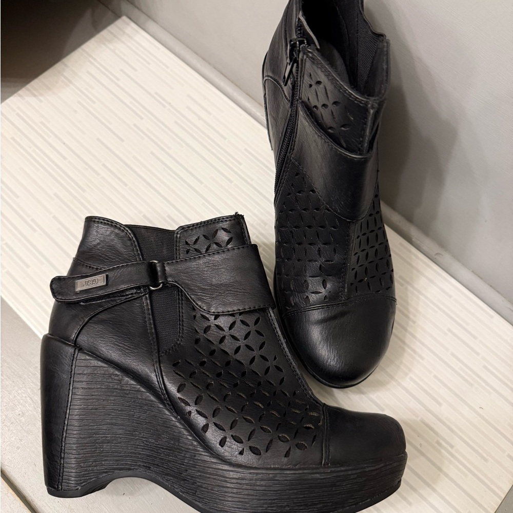 JBU Black Wedge Ankle Boots